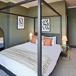 Host & - Raven House Ferienhaus