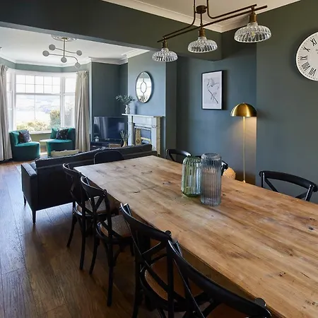 Nyaraló Host & - Raven House