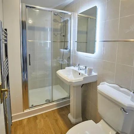 Host & - Raven House * Robin Hood's Bay