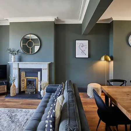 Host & - Raven House * Robin Hood's Bay