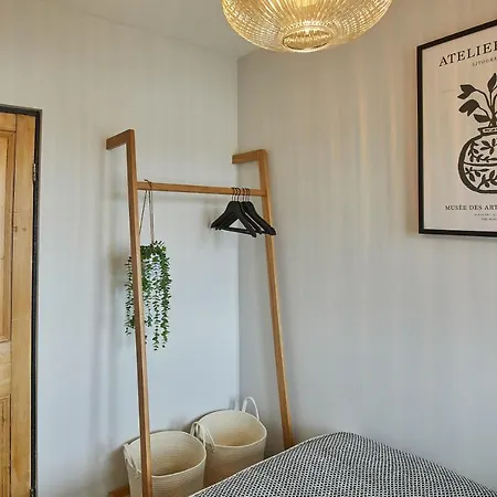 Host & - Raven House Holiday home *