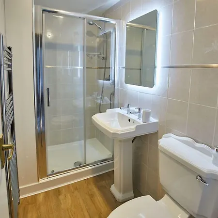 Сasa de vacaciones Host & - Raven House
