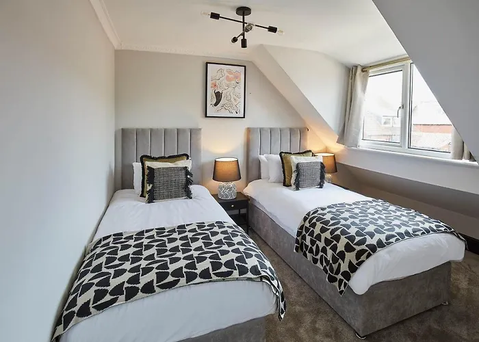 Host & - Raven House