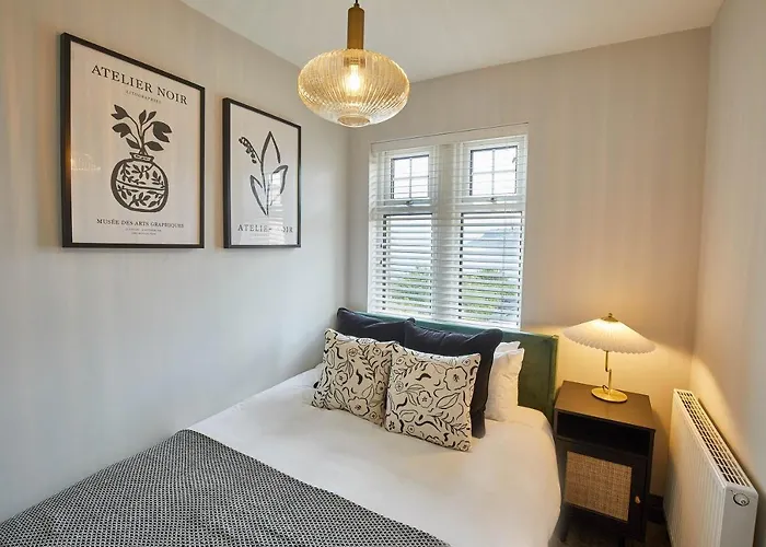 Host & - Raven House Holiday home