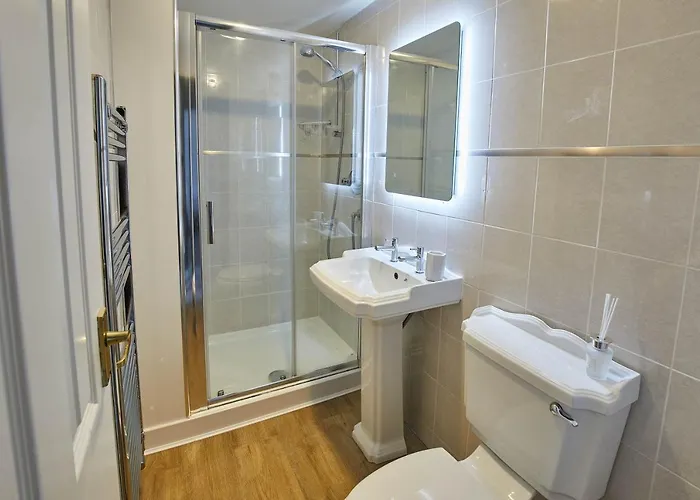 Host & - Raven House * Robin Hood's Bay