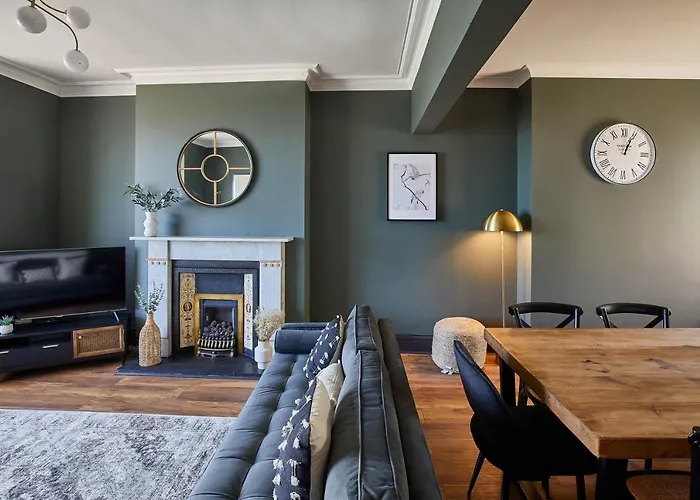 Host & - Raven House * Robin Hood's Bay