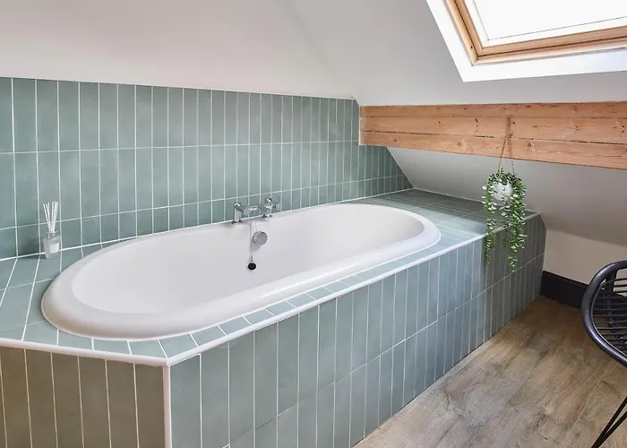 Host & - Raven House Holiday home *